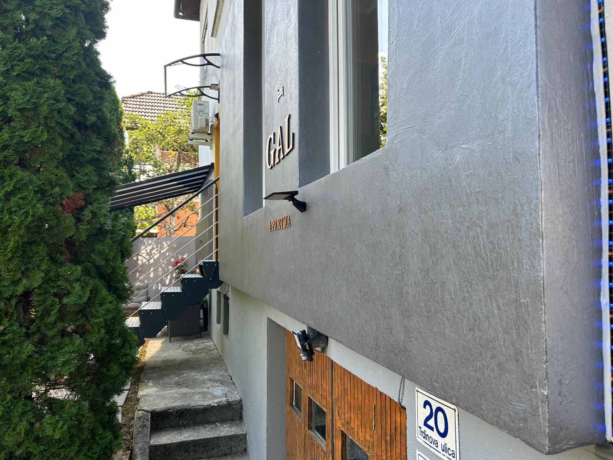 Apartment Gal Ново Место Екстериор снимка